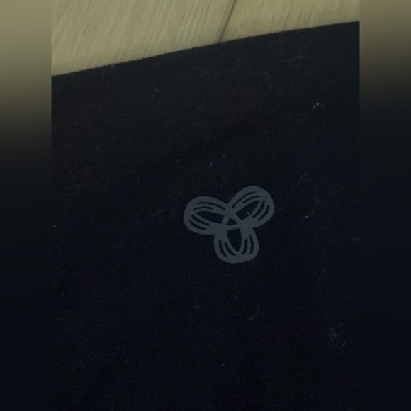 Aritzia TNAction Navy Flare Yoga Pants - Picture 3 of 4